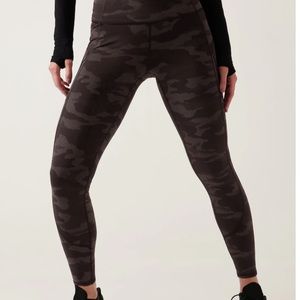 Athleta Rainer Reflective Tight (leggings) in Camo Lux Reflective Black